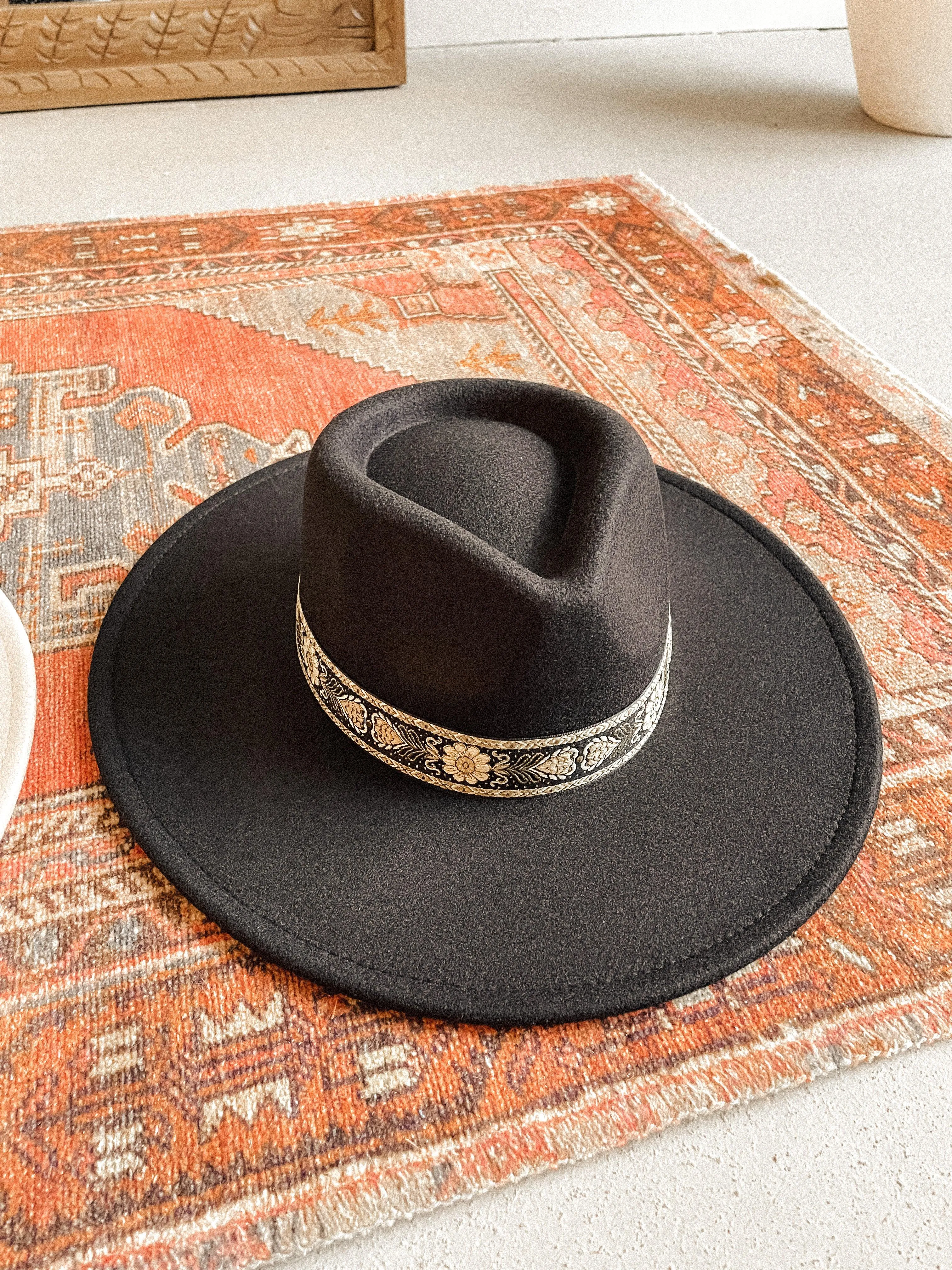 Willow Felt Wide Brim Rancher (Black & Gold Band)