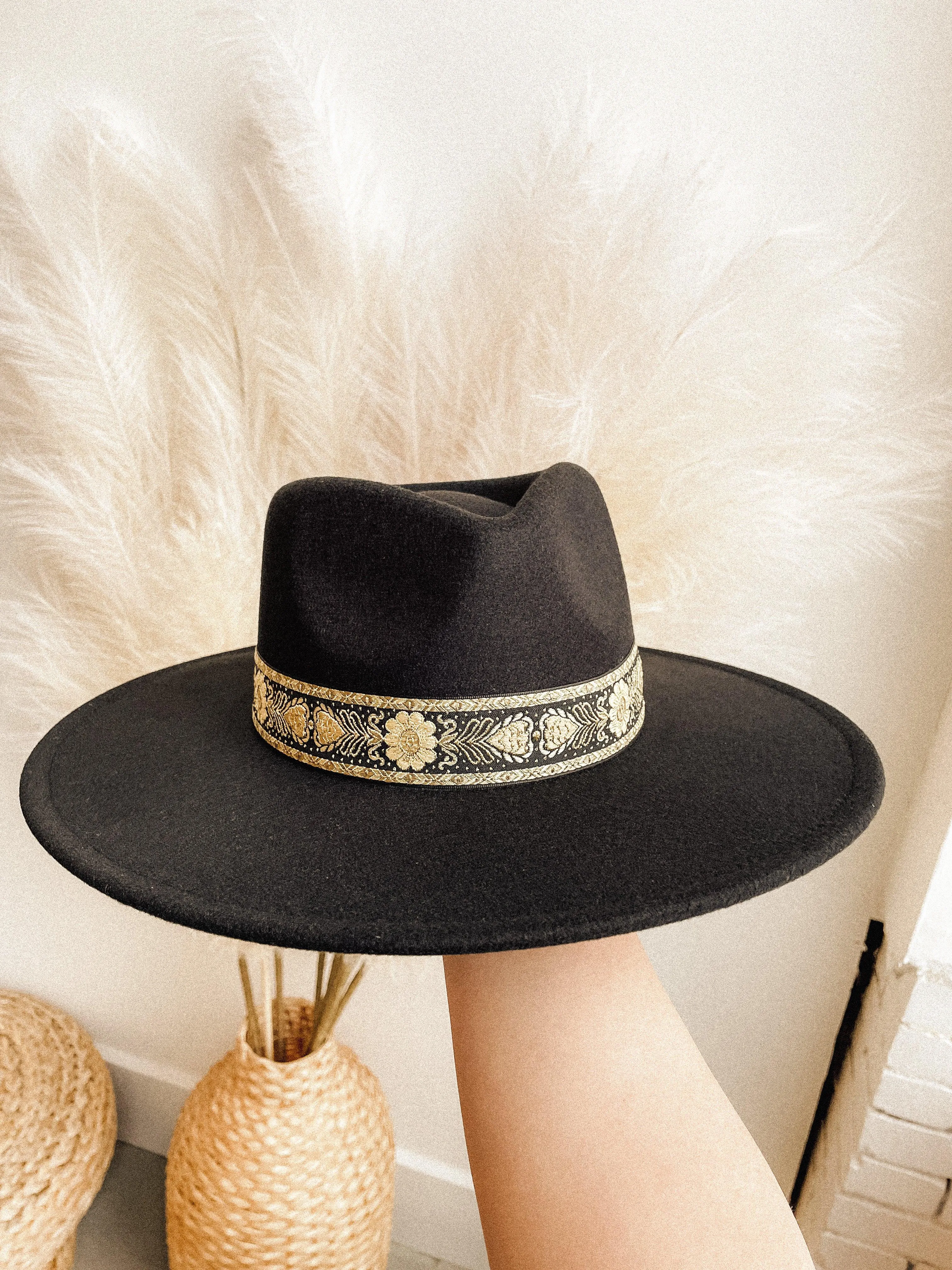 Willow Felt Wide Brim Rancher (Black & Gold Band)