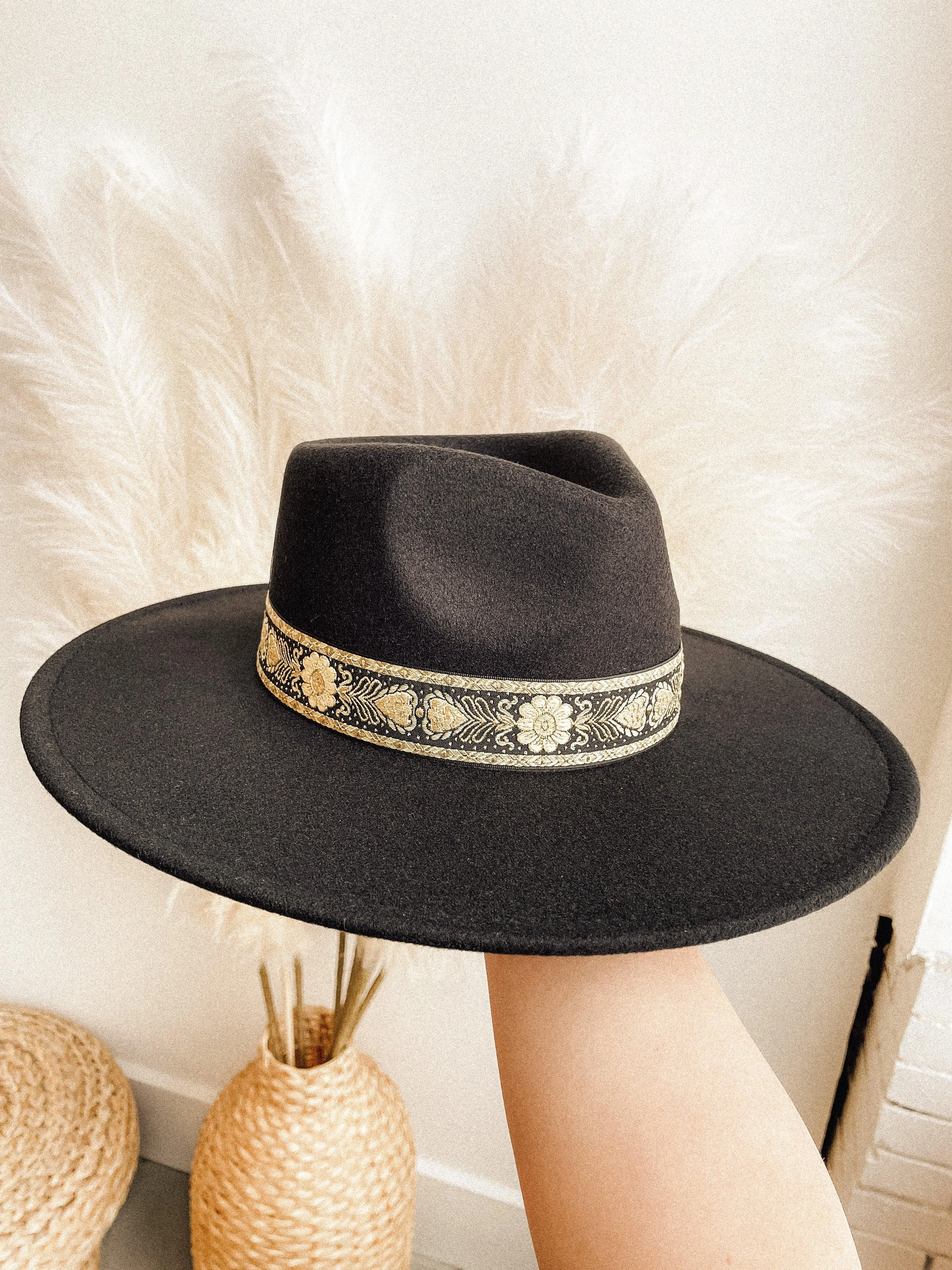 Willow Felt Wide Brim Rancher (Black & Gold Band)